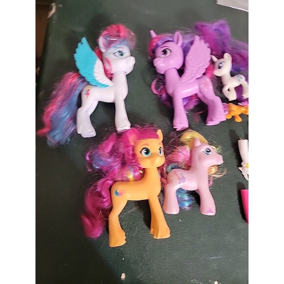 My Little Pony Assorted Sizes Pony  Equestria Doll shoes etc - Picture 4 of 13
